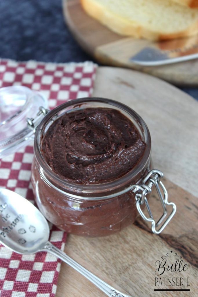 Pâte à tartiner aux haricots rouges et chocolat