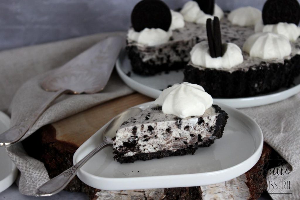 Tarte Oreo : fond de tarte Oreo, garniture à la mascarpone et aux oréos, chantilly