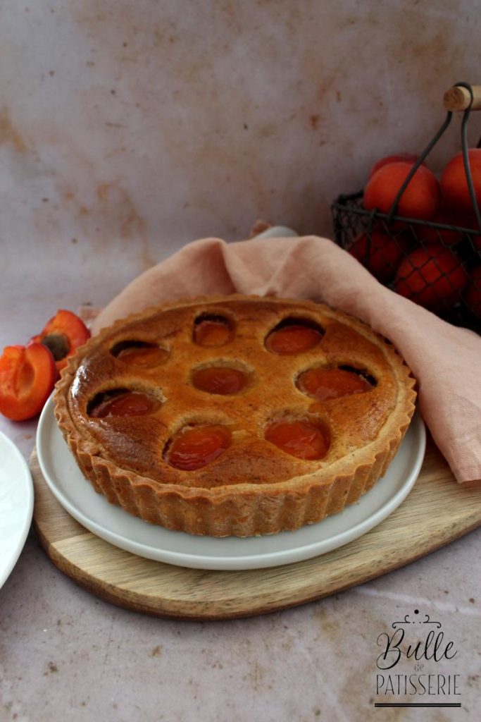 Tarte amandine aux abricots frais ou en conserve