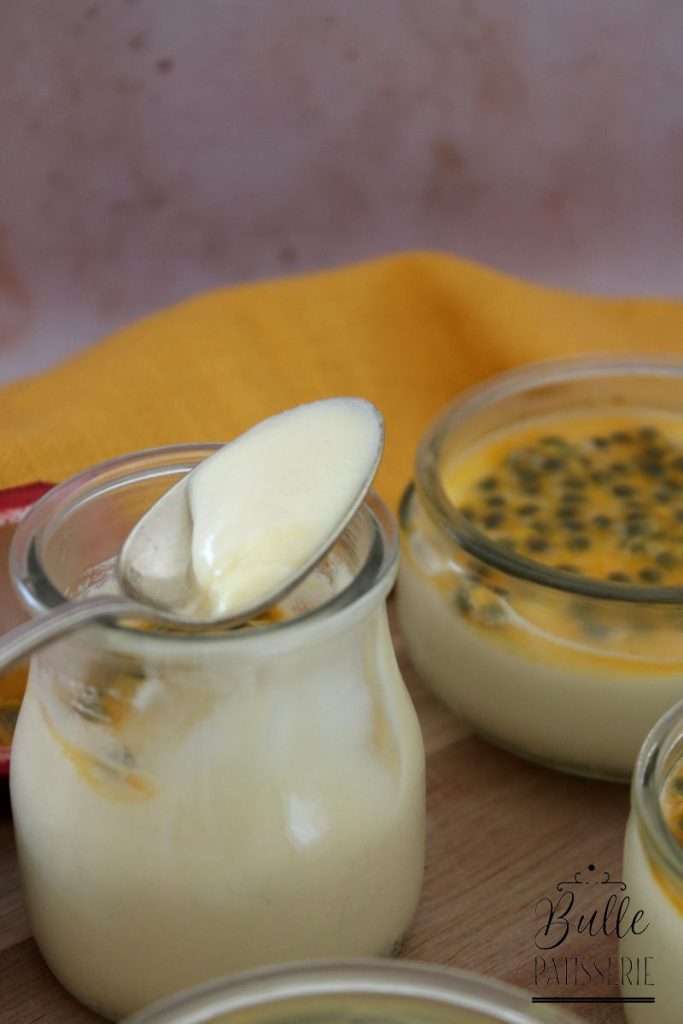 Mousse maracuja (fruits de la passion) avec du lait concentré sucré